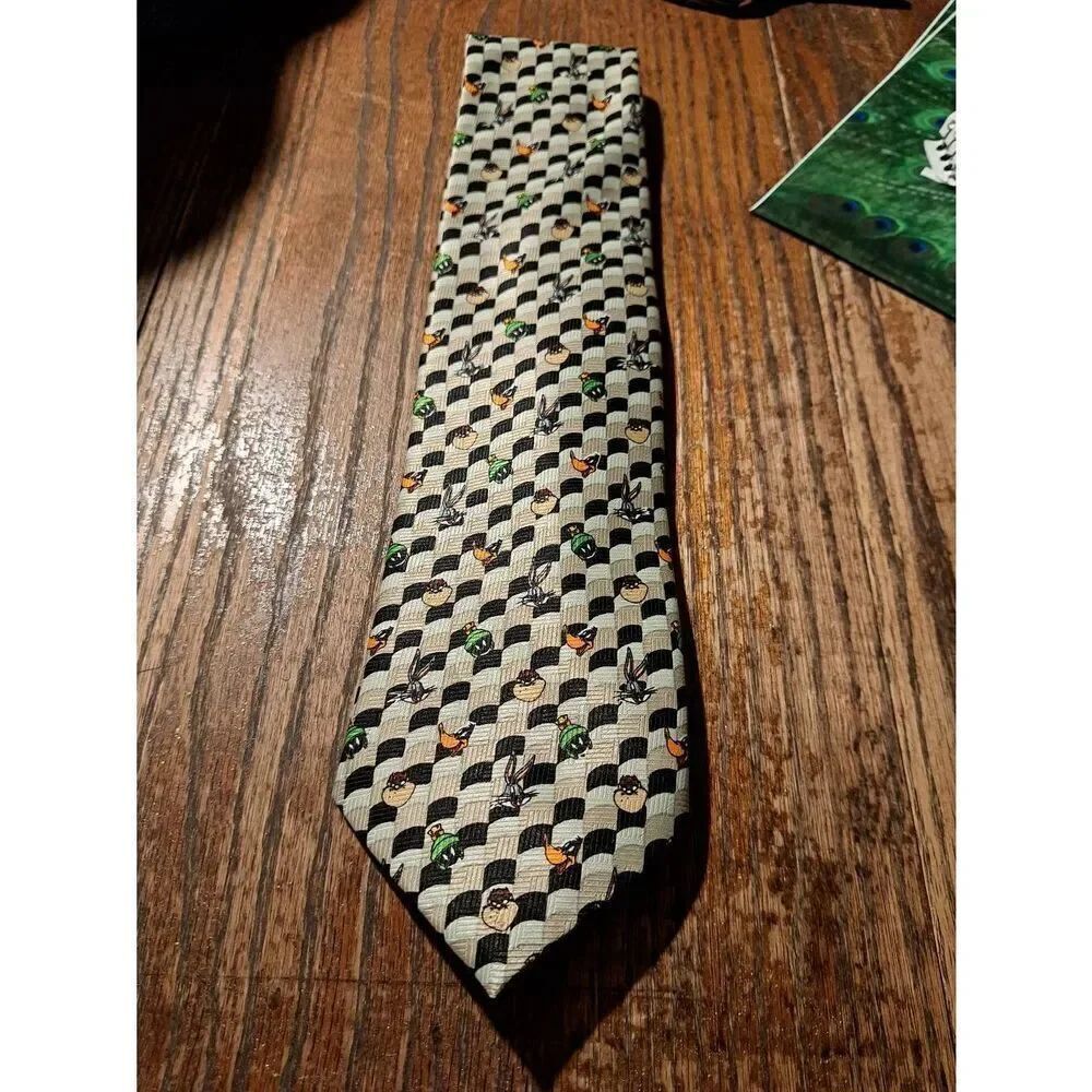 Looney Tunes Tie 1998 Warner Bros Vintage Necktie Polyester Tan Cartoon 3.5" Tie